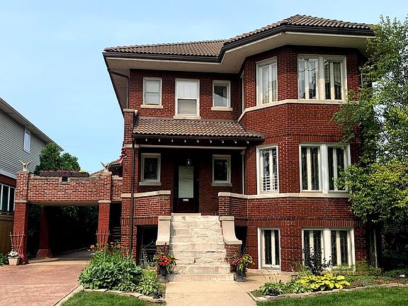 2nd image of 4137 N Dickinson Ave #1FB