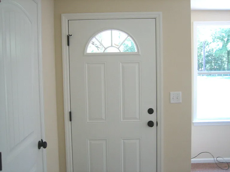 2106 Robin St — Photo 4
