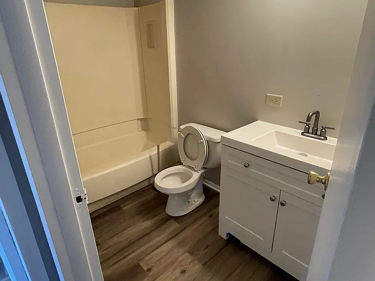 2032 Meadow Ln #3 — Photo 2