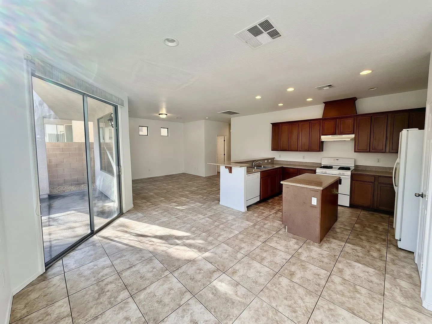 Wonderful house with 4 beds 2.5 baths — Photo 4
