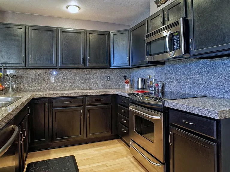 7462 E Lowry Blvd — Photo 18