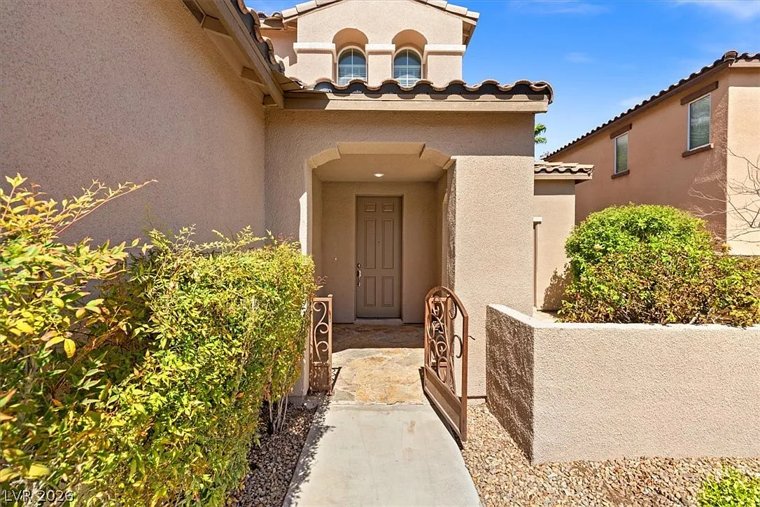 3 bed, 2.5 bath, 1975 sqft, $2,650 — Photo 3