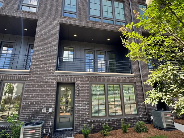 2684 Mackintosh Ct, Atlanta, GA 30319