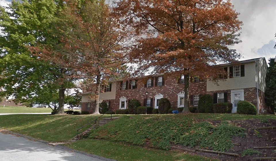 100 Boxwood Rd
