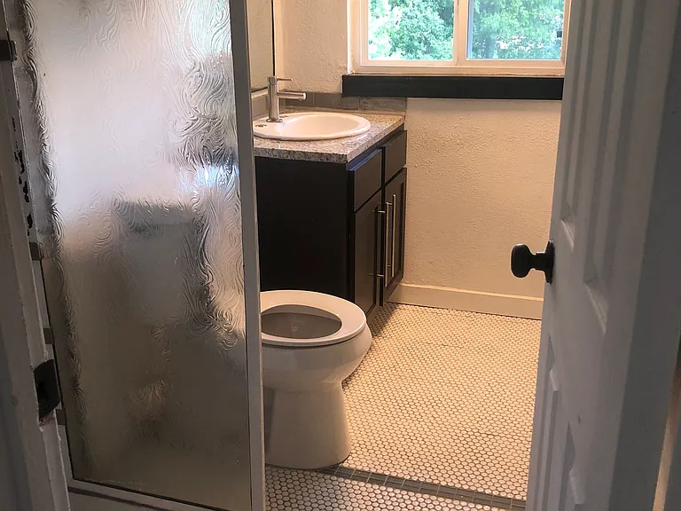 415 Candlelight Ln — Photo 9