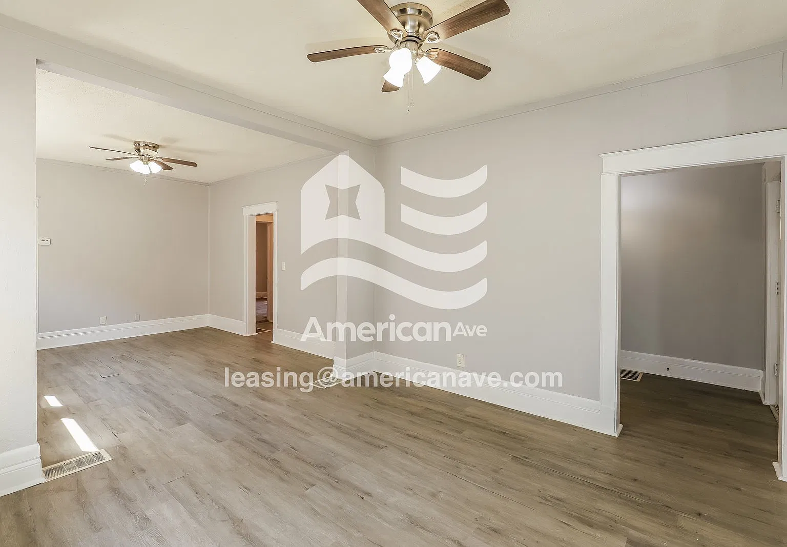 2 bed, 1.5 bath, 876 sqft, $1,129 — Photo 3