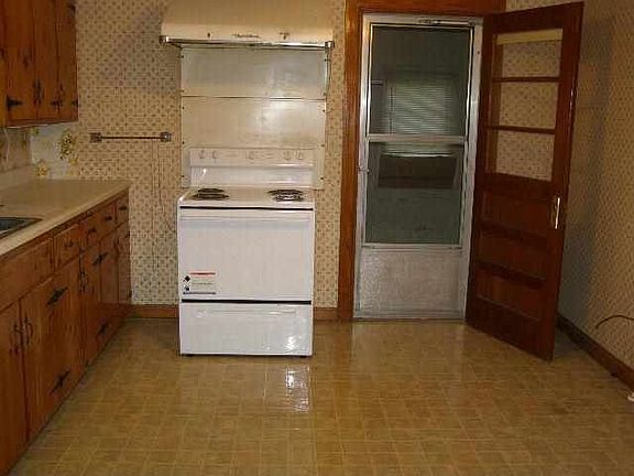 3rd image of 1502 Wilford St