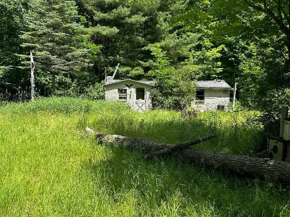 4966 Stone Quarry Rd, Waterford, PA 16441