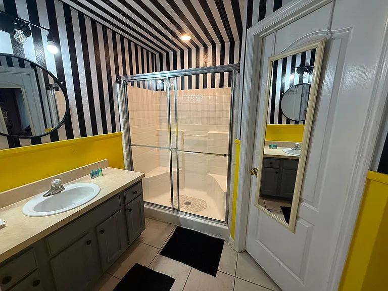 1875 Royal Ridge Dr — Photo 29