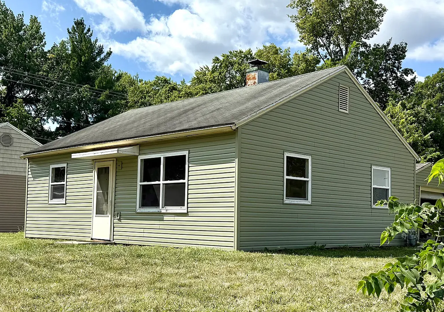 Sun-Filled 2BR Home on Corner Lot with Spacious Garage — Photo 1