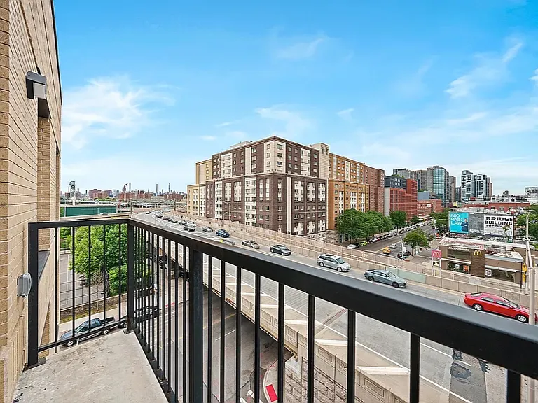 130 Willis Ave #708 — Photo 23