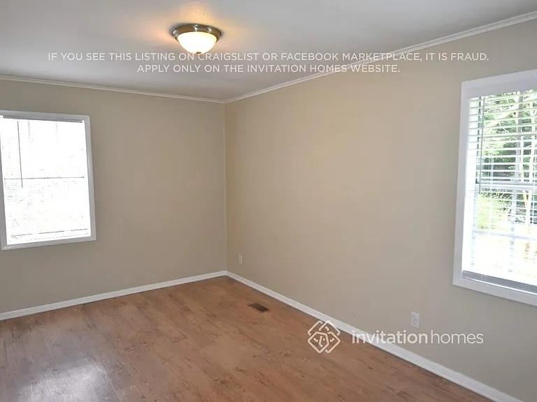 110 Woodglen Ct — Photo 5