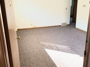W169N8916 Hoyt Dr APT 4, Menomonee Falls, WI 53051