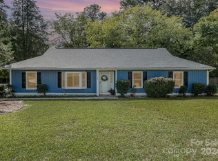 7120 Providence Ln W, Charlotte, NC 28226