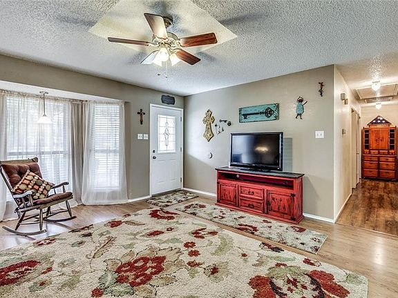 5th image of 1040 Eastridge Cir