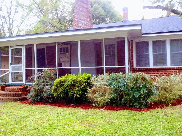 2134 Camden Ave — Photo 3