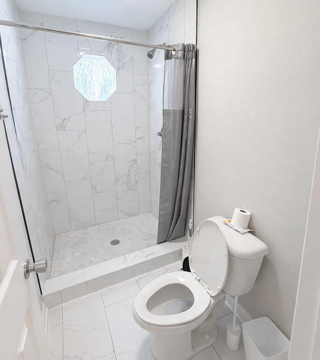 4 bed, 2.0 bath, 3176 sqft, $862 — Photo 2