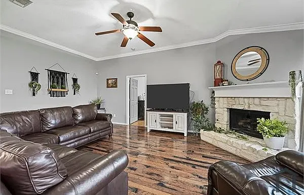 4418 Emerald Leaf Dr — Photo 4