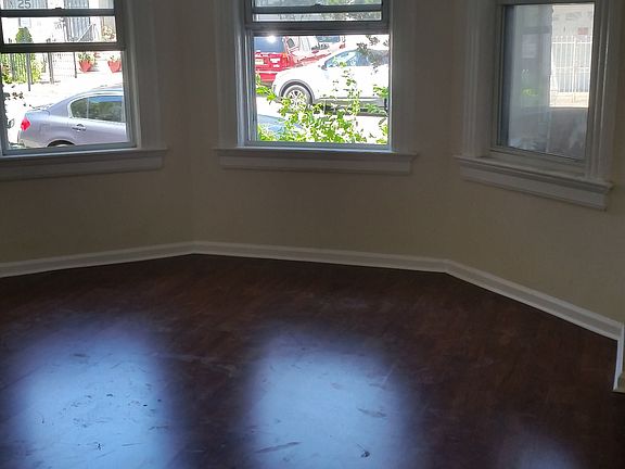 3rd image of 306 Arlington Ave