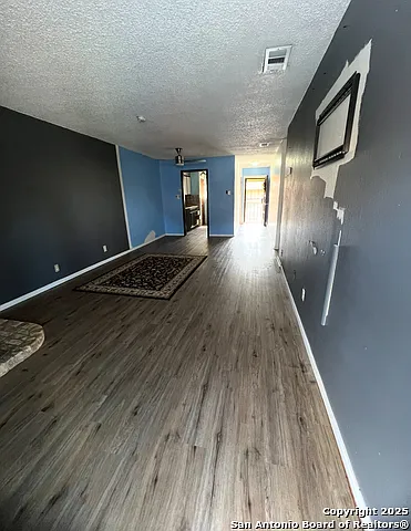923 Vance Jackson Rd — Photo 6