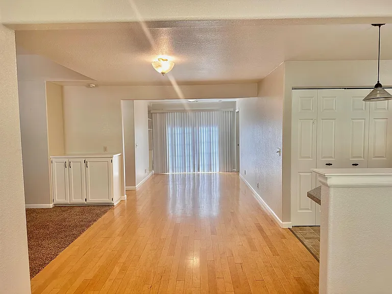 10529 Boulder St — Photo 5