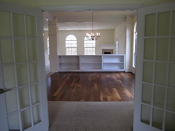 5th image of 1702 Tempe St