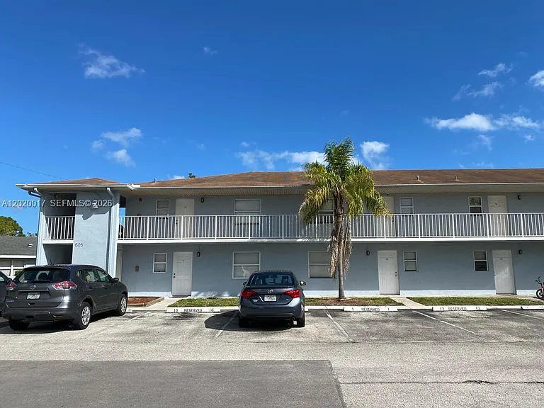 617 Ixoria Ave #18 — Photo 17