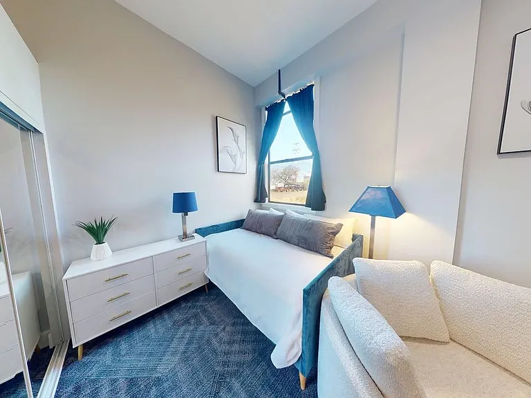 2845 Marine Dr #4 — Photo 2