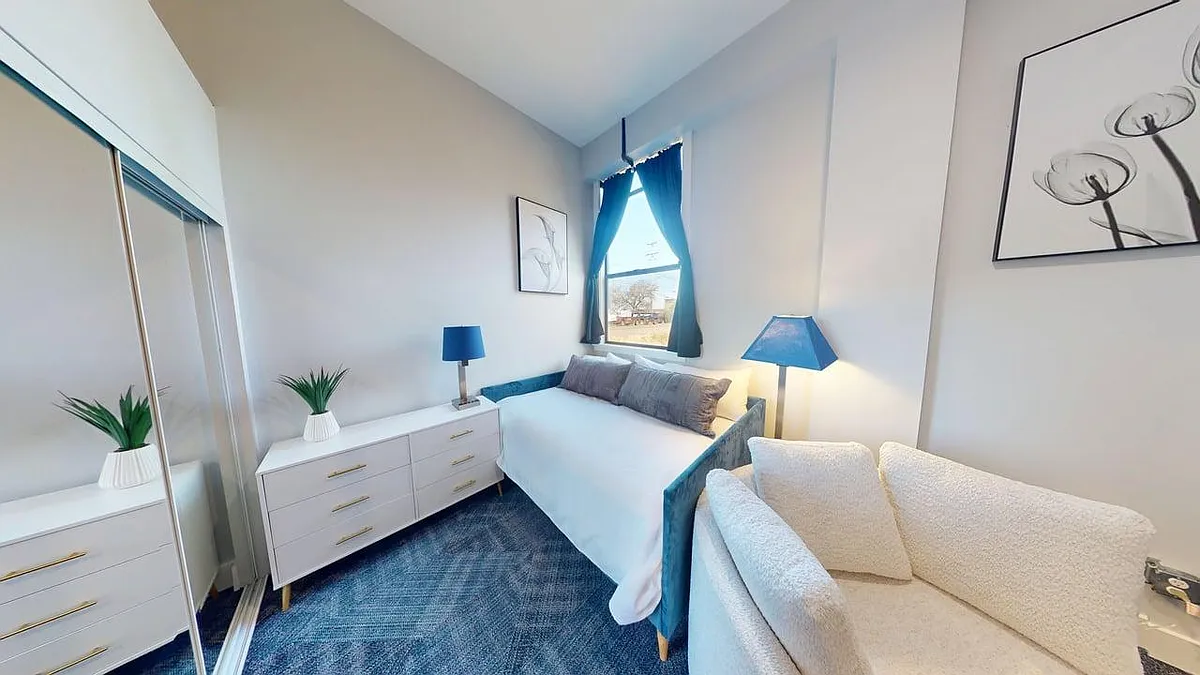 Building Photo - 2845 Marine Dr #4