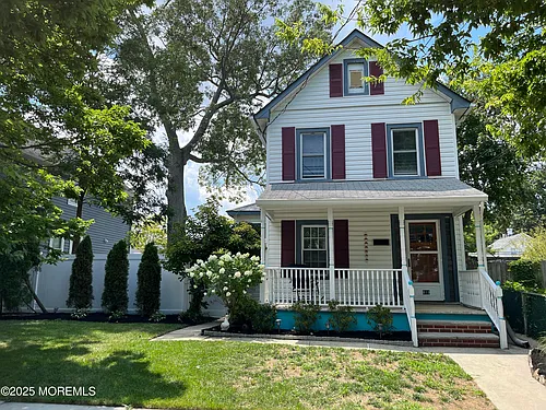 819 Dunlewy St Photo 1