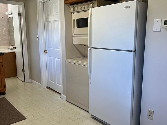 4th image of 71 Green Haven Ln