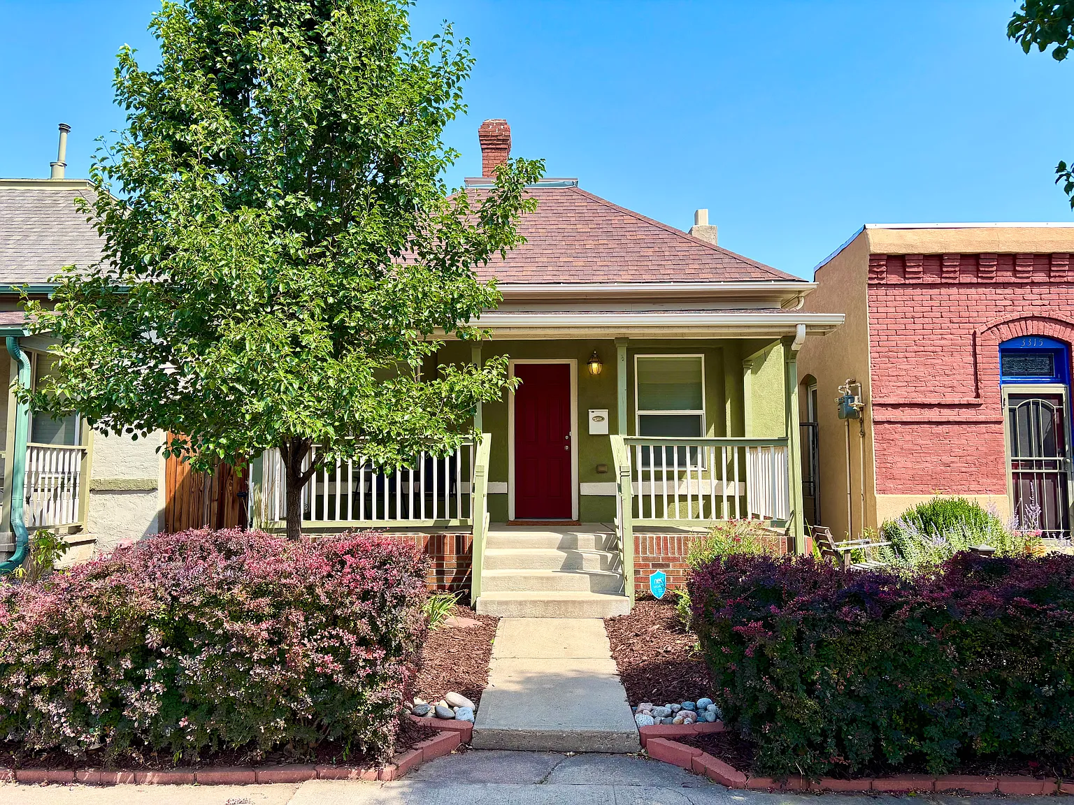 3 bed, 1196 sqft, $3,800 — Photo 1