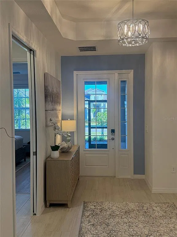 3 bed, 2.0 bath, 2246 sqft, $8,000 — Photo 2