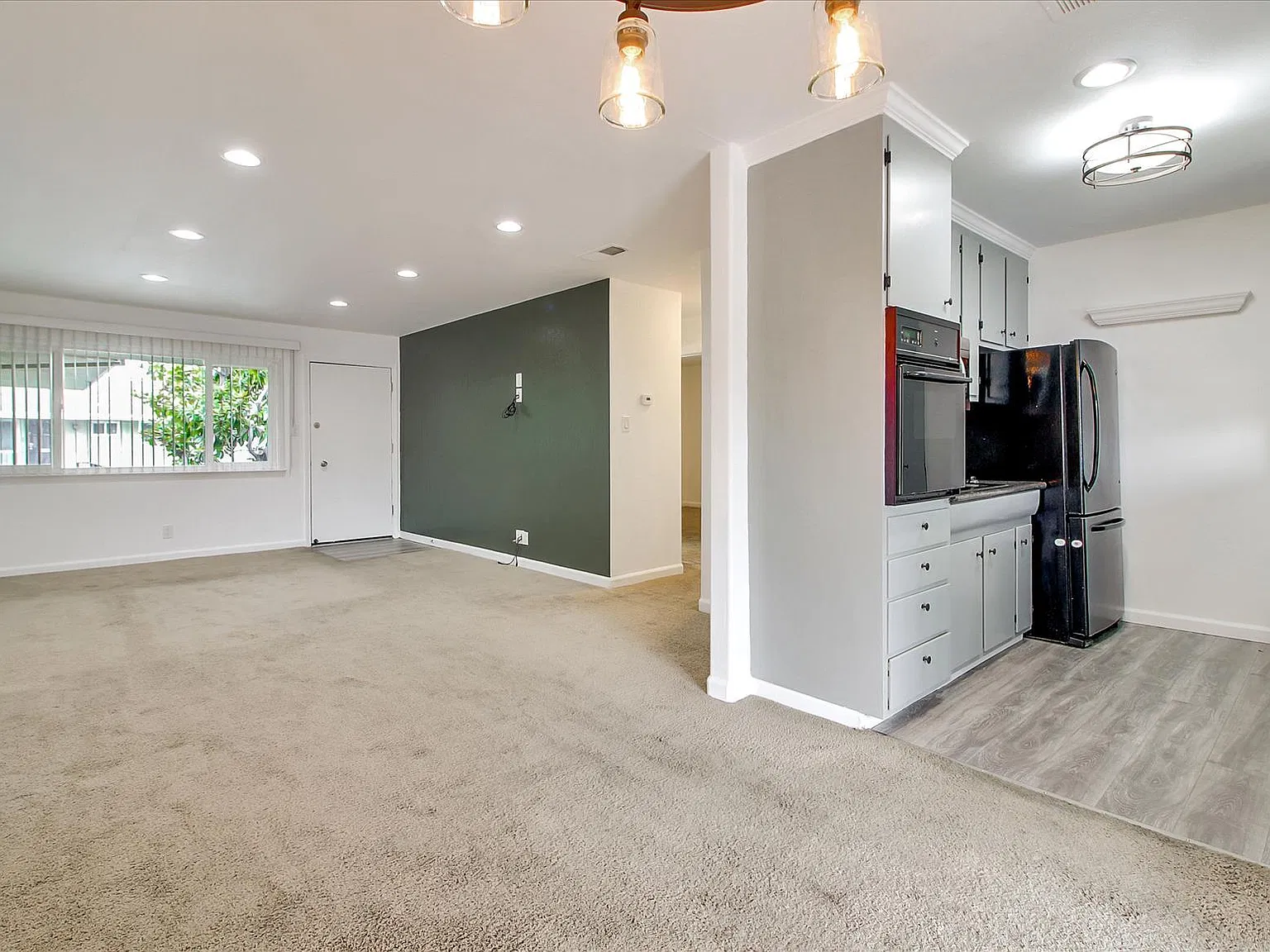 2 bed, 910 sqft, $2,699 — Photo 3