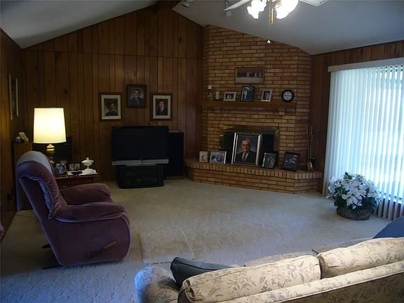 3rd image of 1609 Alta Vista St