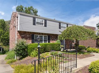 524 Rainier Dr, Pittsburgh, PA 15239