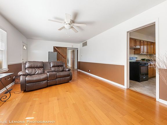 3rd image of 11506 S Neenah Ave