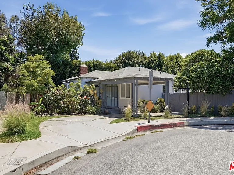 2938 Kansas Ave — Photo 2