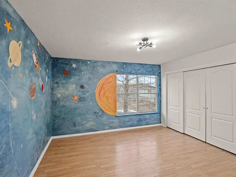 2411 Lavendale Ct — Photo 16