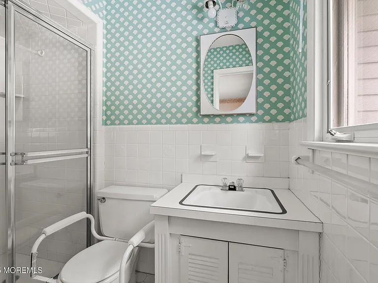 9 Abis Pl — Photo 23