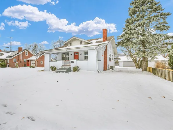 210 E Newkirk St, Tuscola, IL 61953