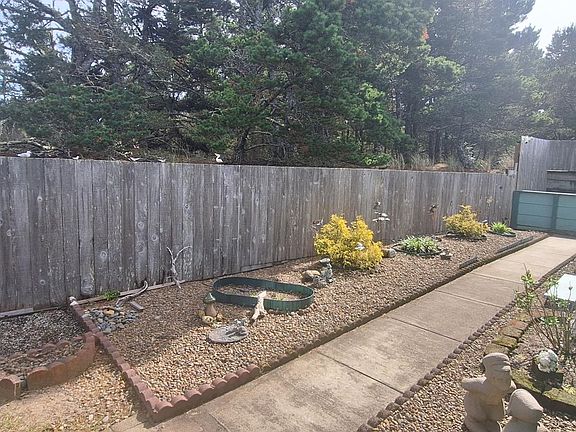 5th image of 848 Wecoma Loop