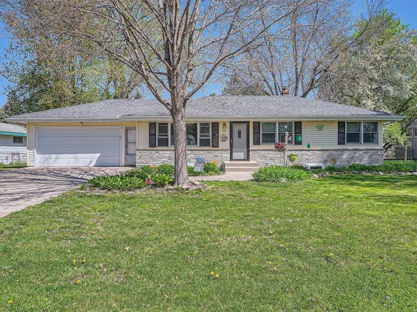 239 Hawes Ave, Shoreview, MN 55126