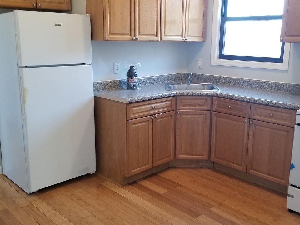1st image of 370 Ashburton Ave