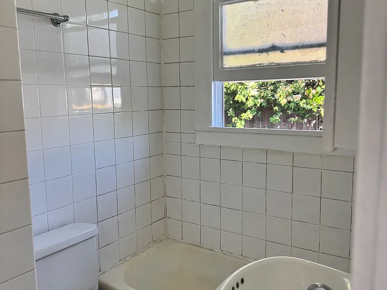 1340 Tamarind Ave — Photo 10