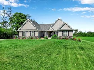 6449 Bartz Rd, Lockport, NY 14094