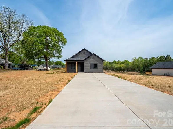 1226 Burris Blvd, Lincolnton, NC 28092