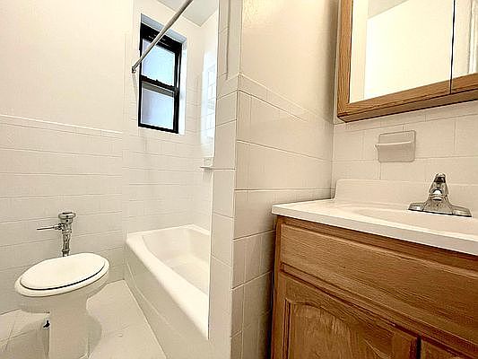 5th image of 603 Isham St APT 2G