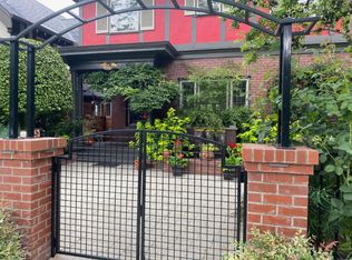 2044 23rd Ave E, Seattle, WA 98112