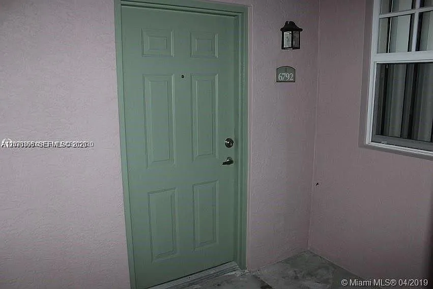 Cypress Pointe At Coral S — Photo 1